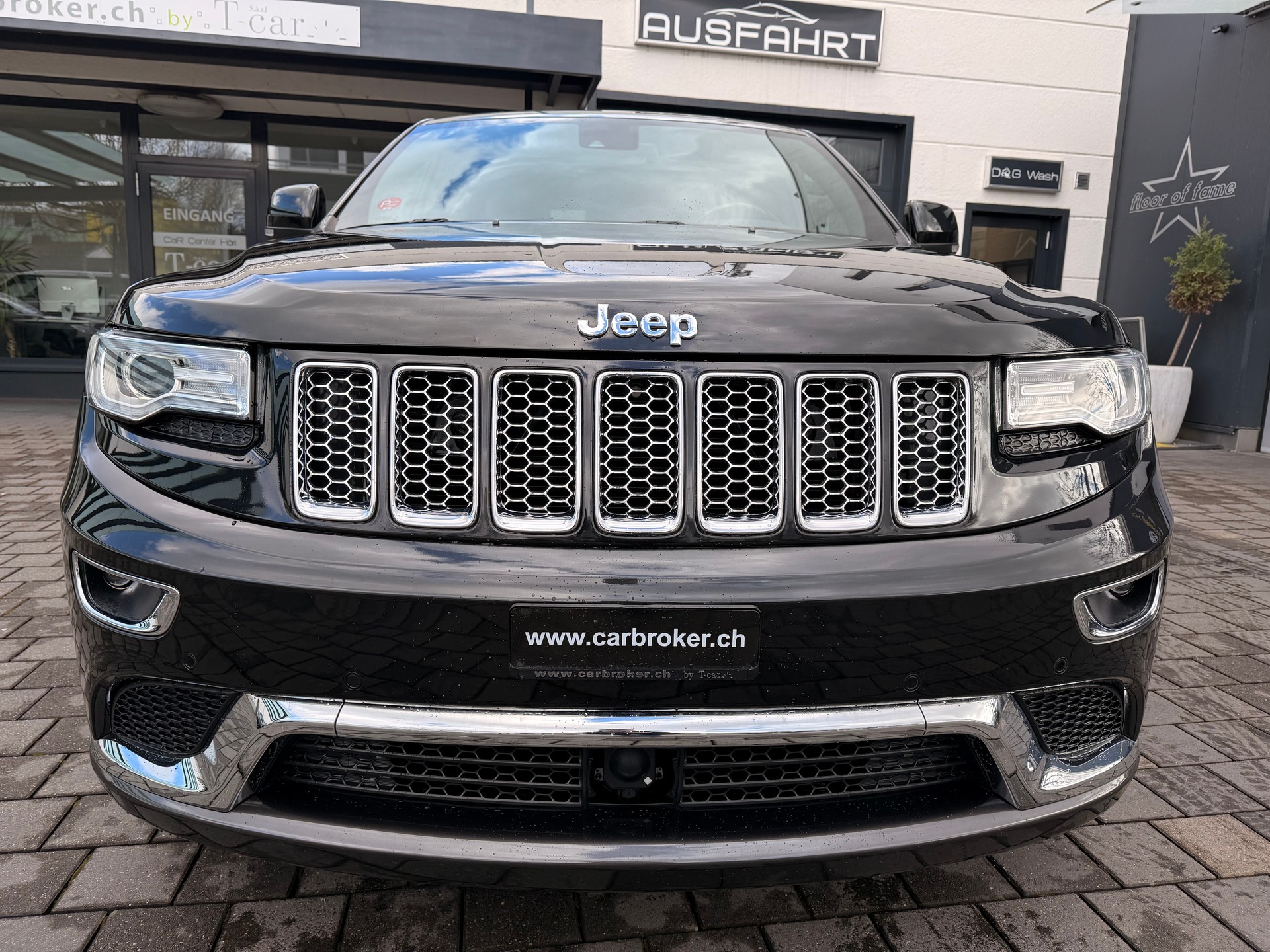 JEEP Grand Cherokee 3.0 CRD Summit Automatic-image-3