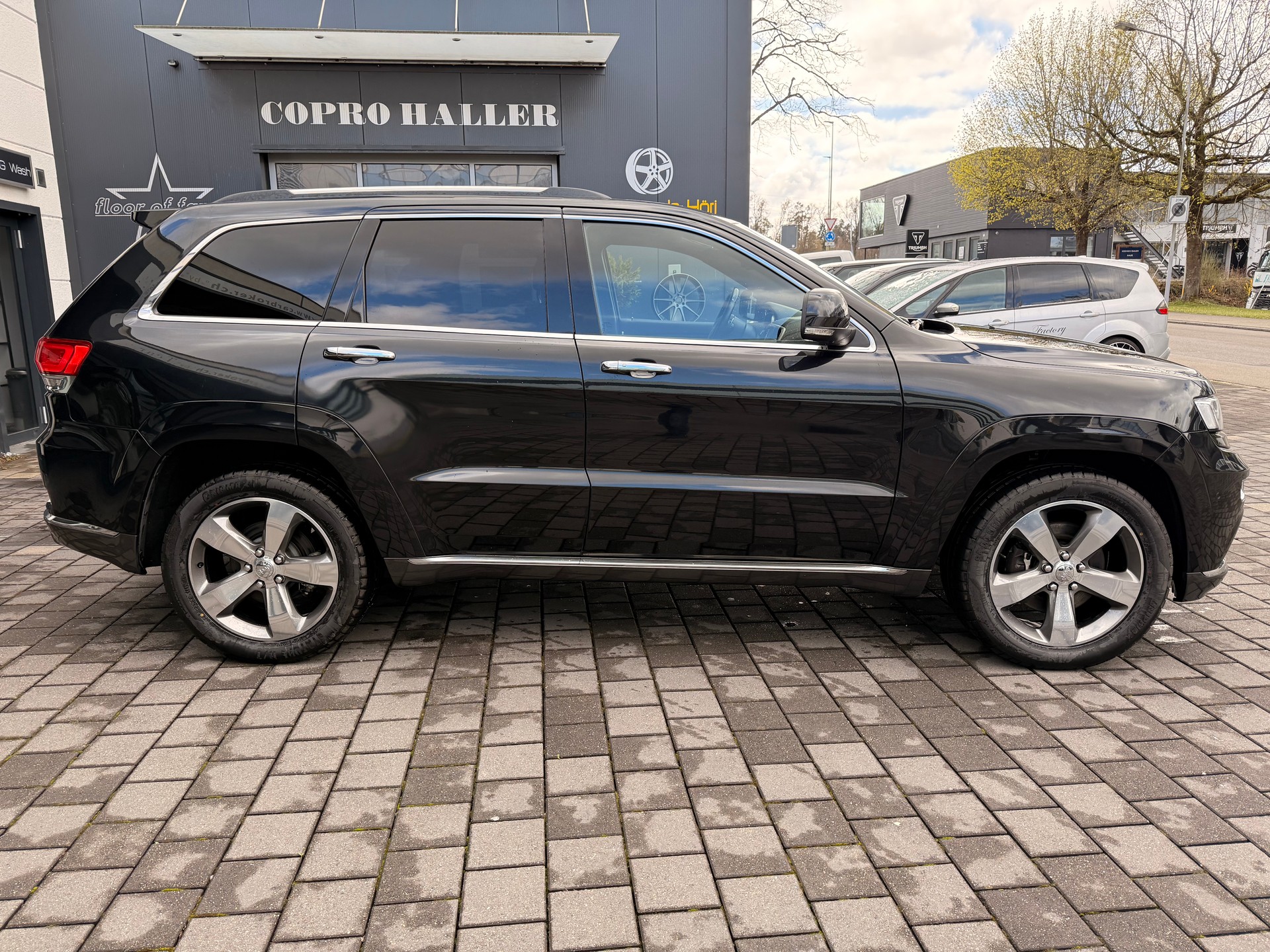 JEEP Grand Cherokee 3.0 CRD Summit Automatic-image-5