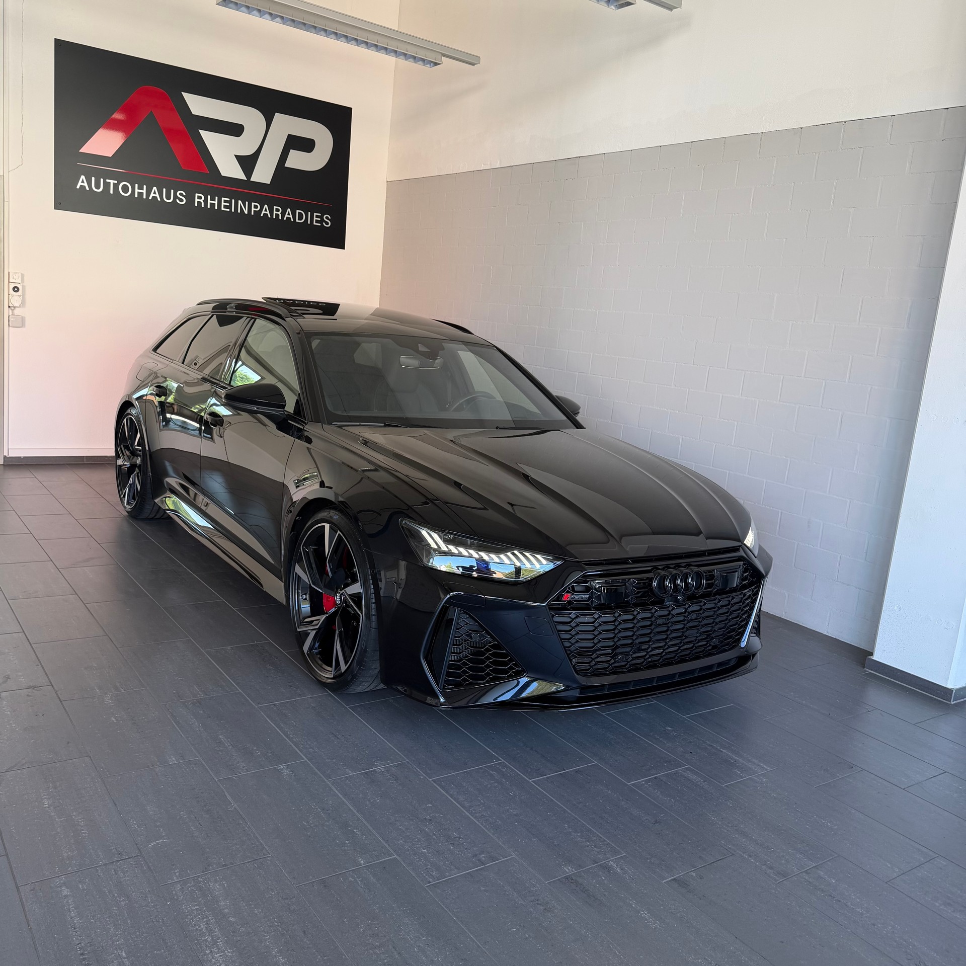 AUDI RS6 Avant 4.0 TFSI V8 quattro *Sebringschwarz Kristalleffekt*Headup*Pano*Softclose*360Grad*B&O*Keramik*