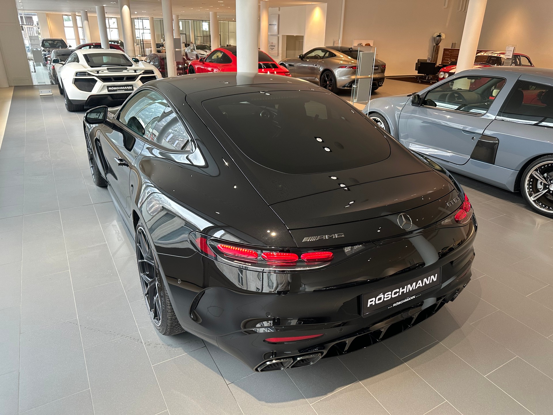 MERCEDES-BENZ AMG GT 63 4Matic+ Executive Edition-image-6