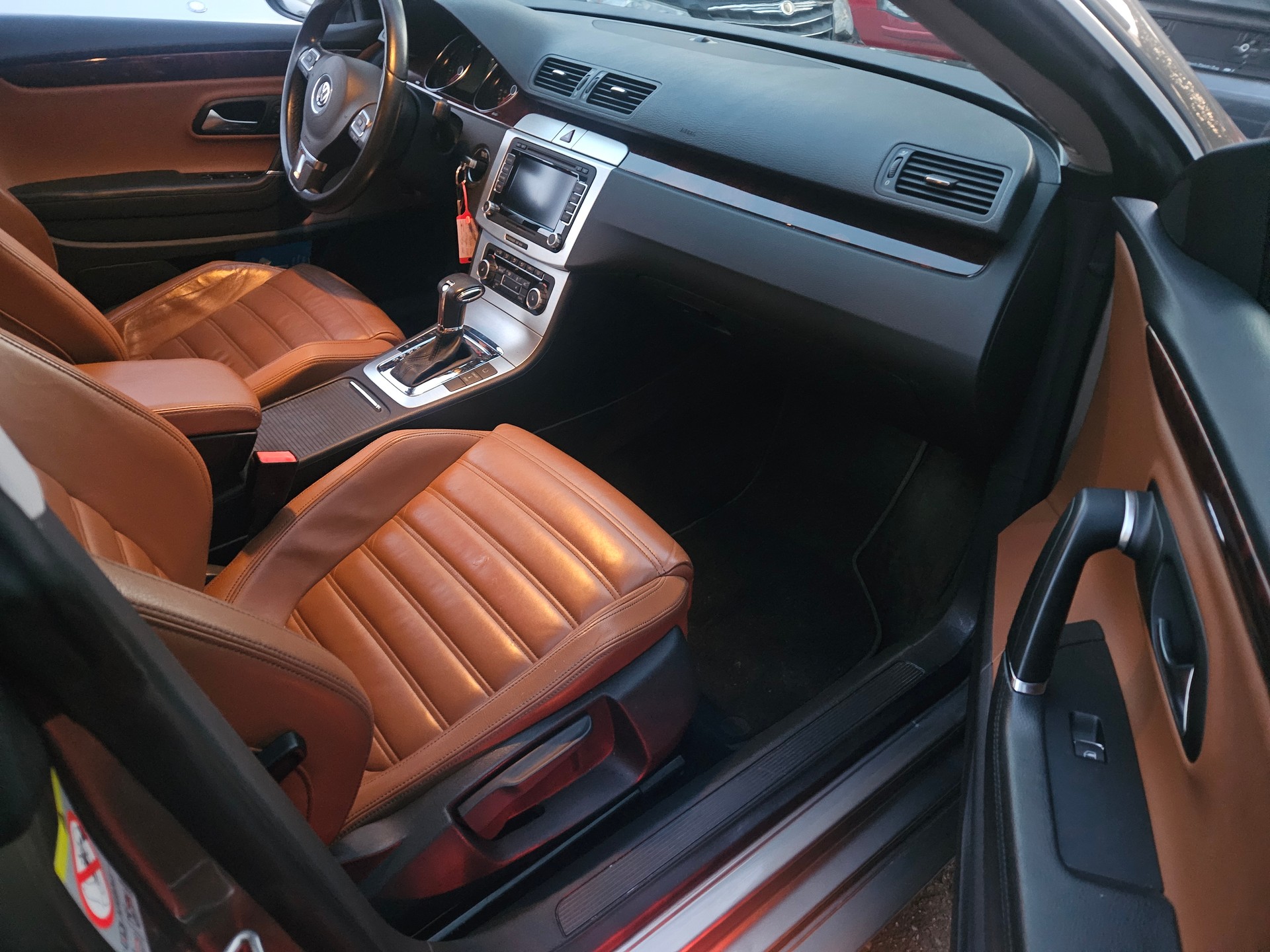 VW Passat CC 3.6 V6 FSI 4Motion-image-15