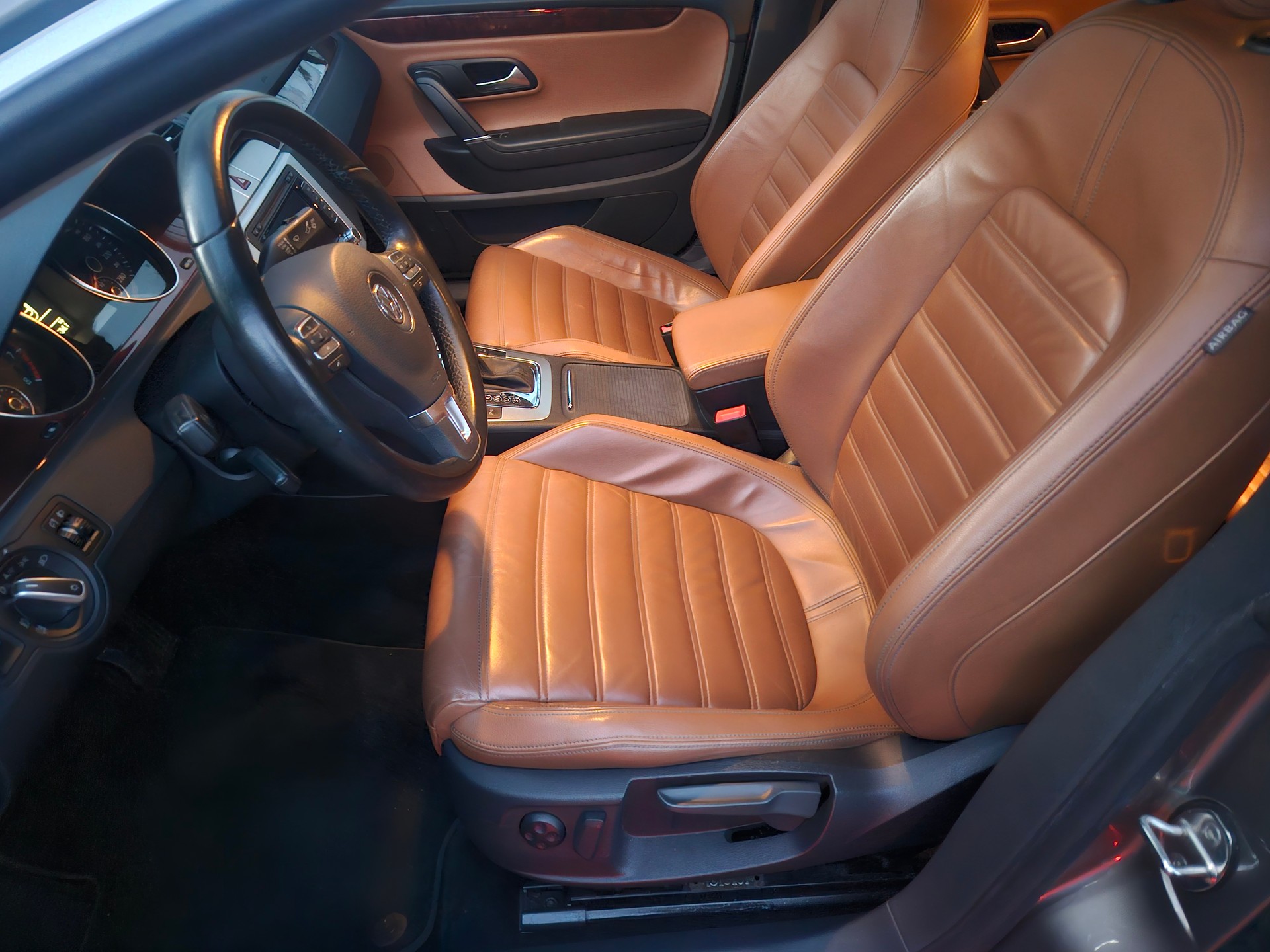 VW Passat CC 3.6 V6 FSI 4Motion-image-9