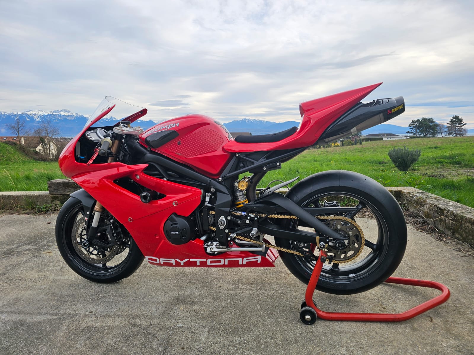 TRIUMPH Daytona 675-image-2
