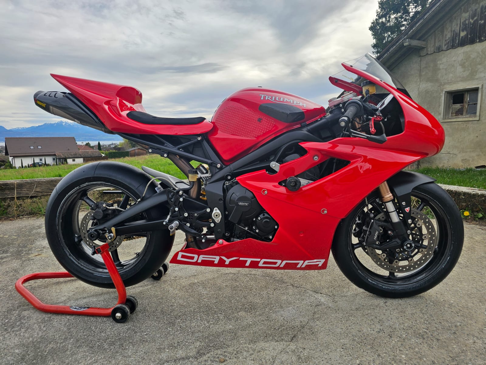TRIUMPH Daytona 675-image-1