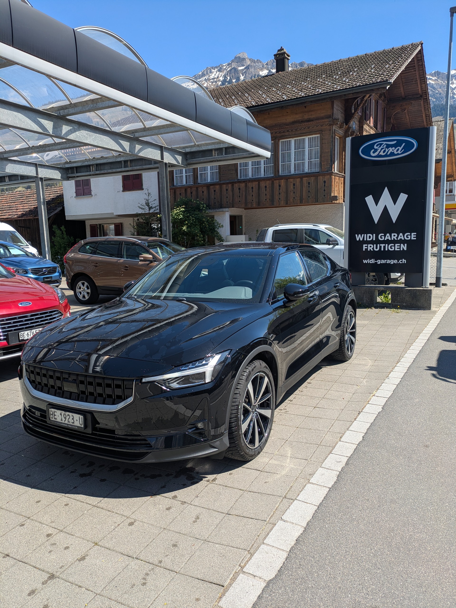 POLESTAR 2 Long Range Dual Motor-showroom-element-2