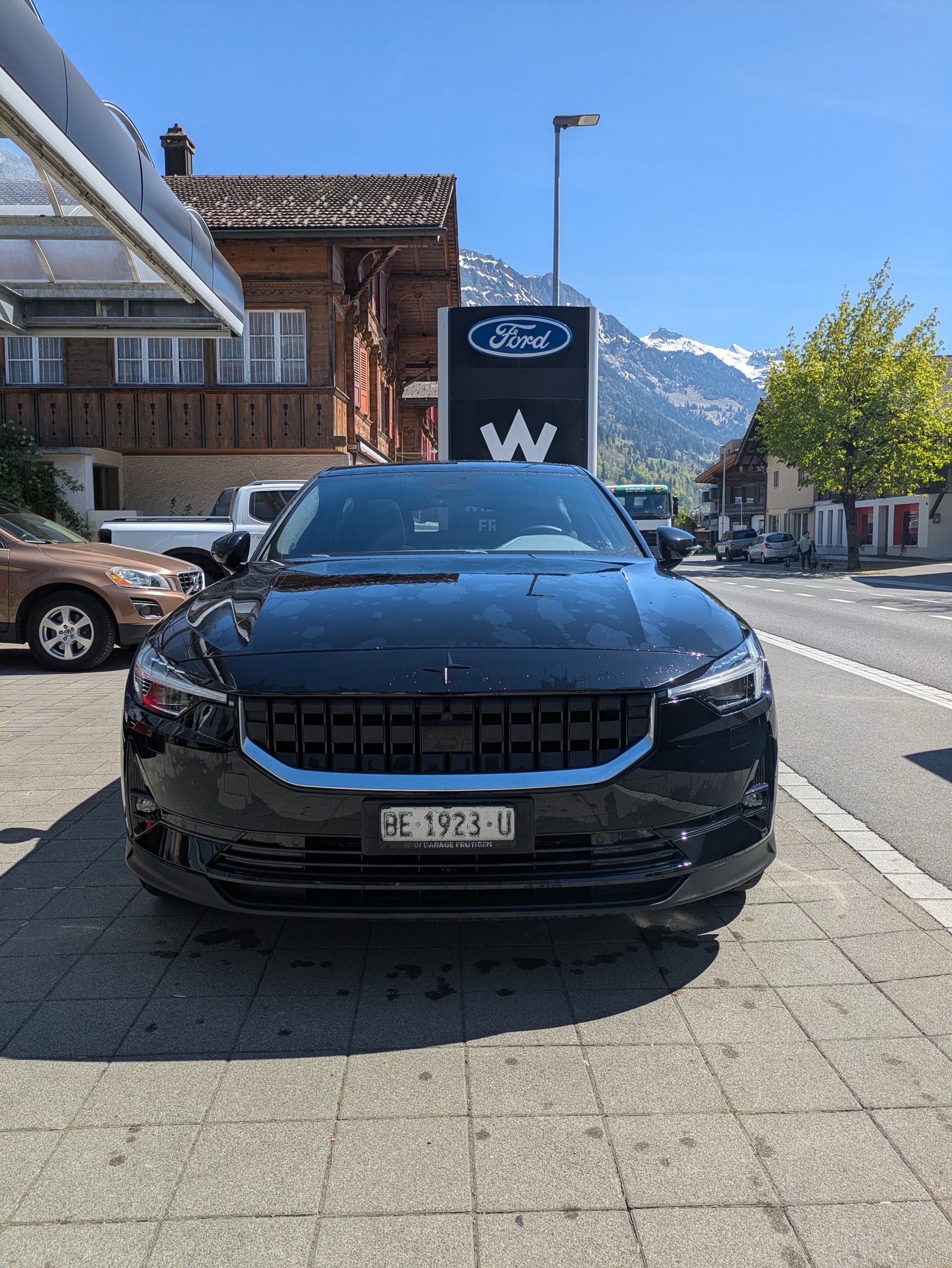 POLESTAR 2 Long Range Dual Motor-showroom-element-1