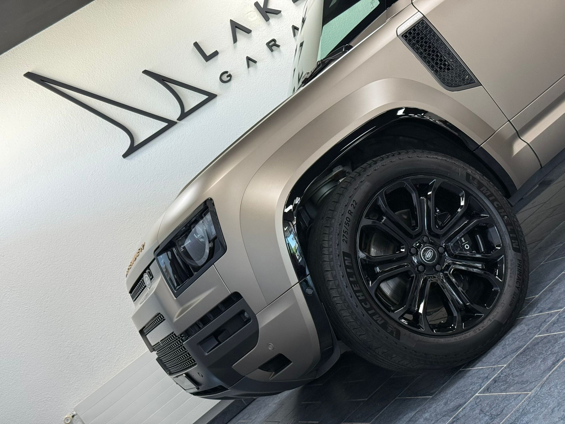 LAND ROVER Defender 110 635 V8 4.4 Octa AT8-image-7
