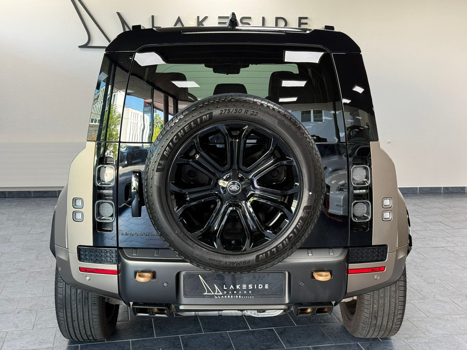 LAND ROVER Defender 110 635 V8 4.4 Octa AT8-image-4