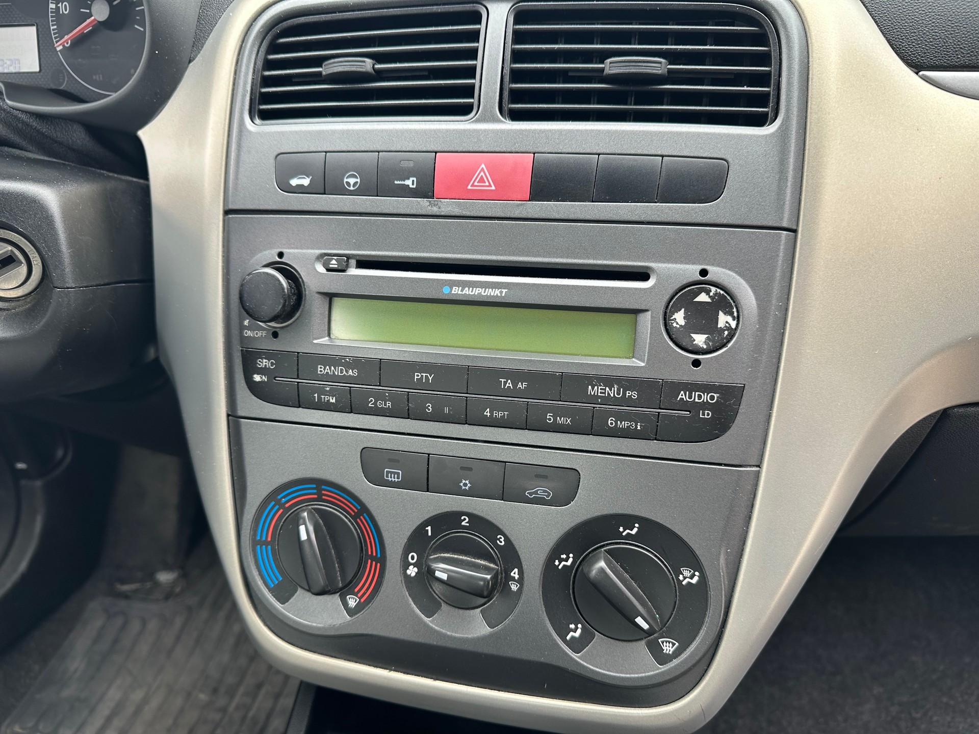 FIAT Punto 1.4 Dynamic Frisch ab MFK und grossem Service-image-12