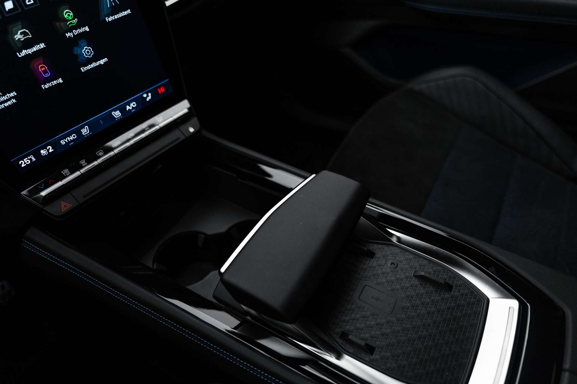 RENAULT Rafale 1.2 E-Tech Hybrid 200PS Esprit Alpine Automat-image-21