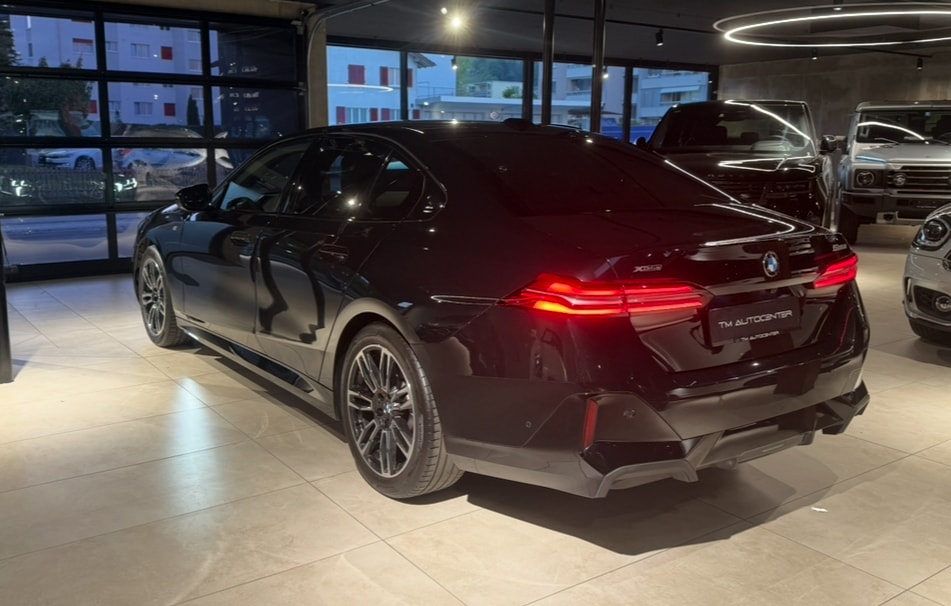 BMW 520d xDrive 48V M Sport Steptronic-image-3