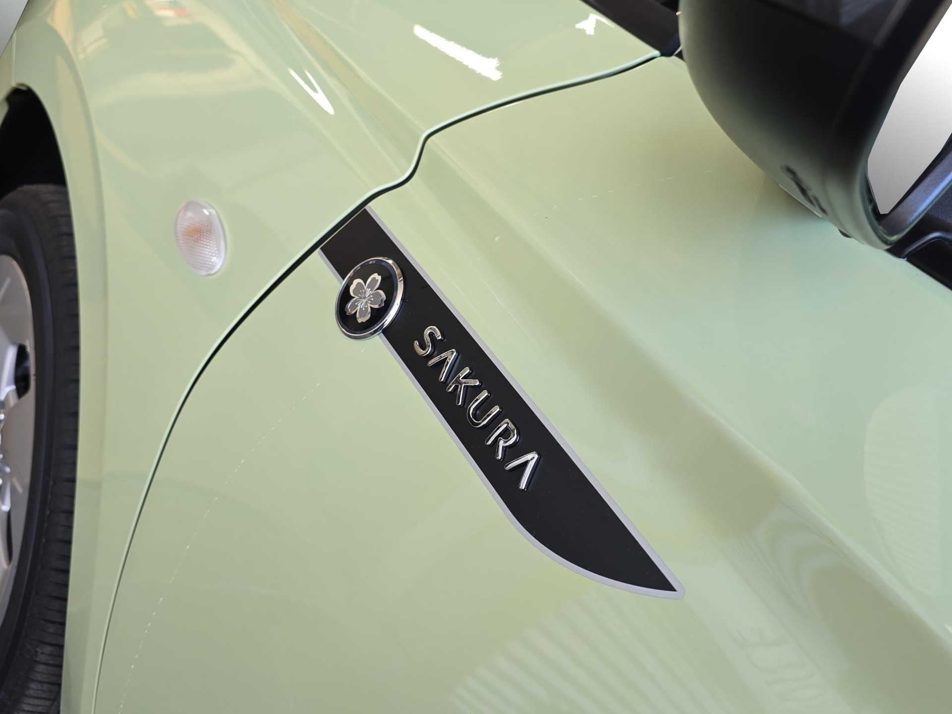 SUZUKI Swift 1.2 Sakura Hybrid 4x4-image-13