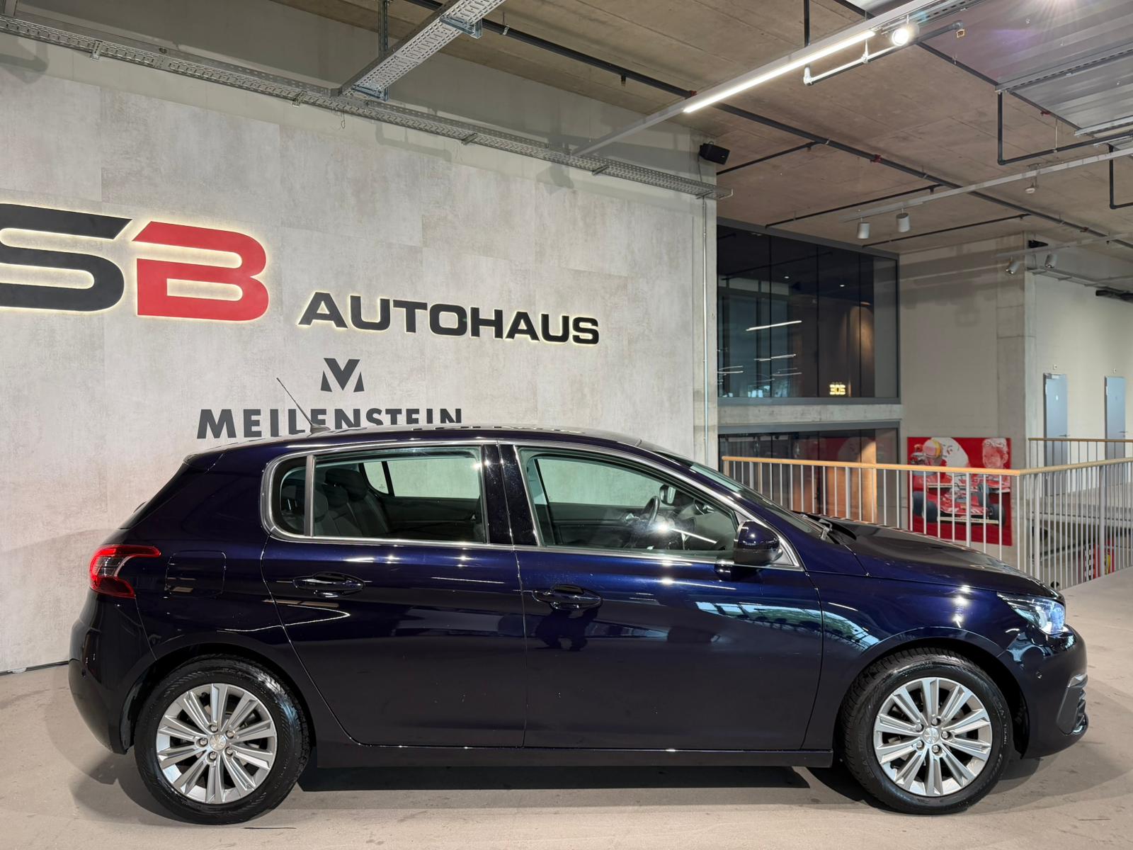 PEUGEOT 308 1.2 Pure Tech Tech Edition EAT8-image-7