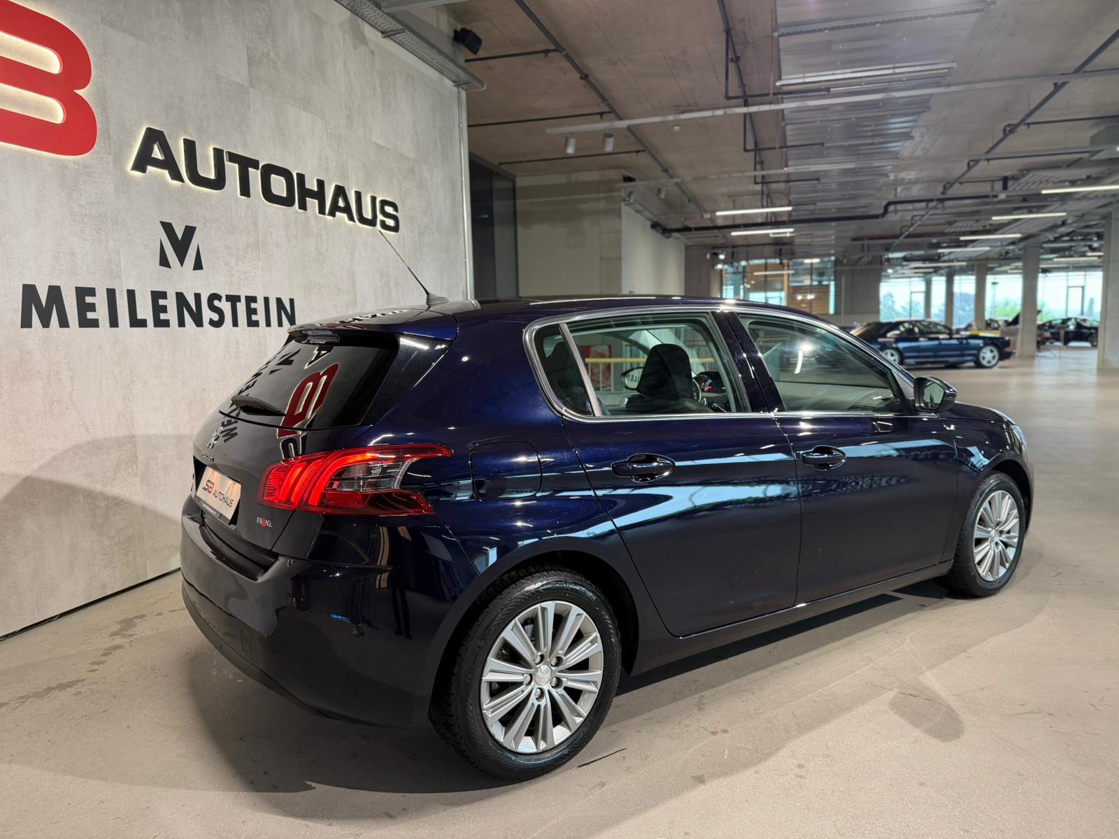 PEUGEOT 308 1.2 Pure Tech Tech Edition EAT8-image-9