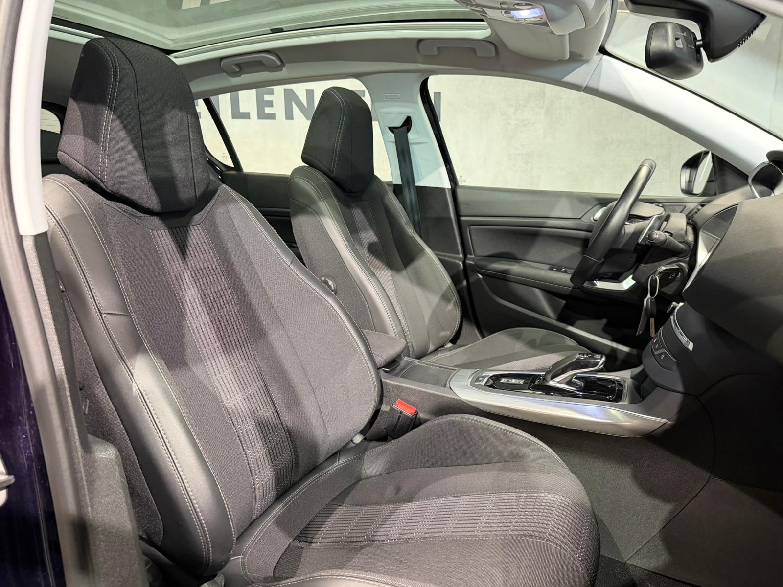 PEUGEOT 308 1.2 Pure Tech Tech Edition EAT8-image-15