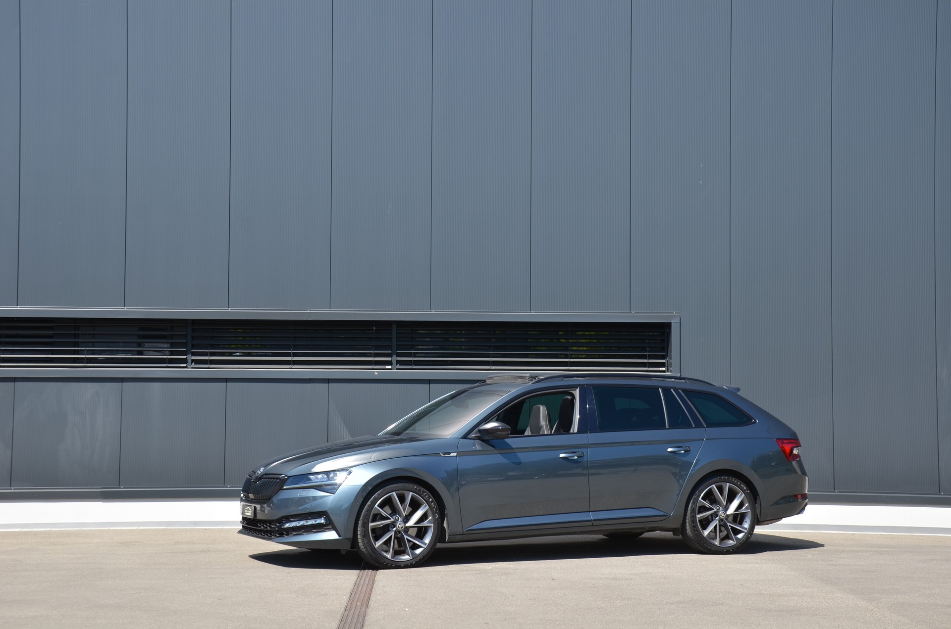 SKODA Superb Combi 2.0 TSI SportLine Plus 4x4 DSG-showroom-element-1