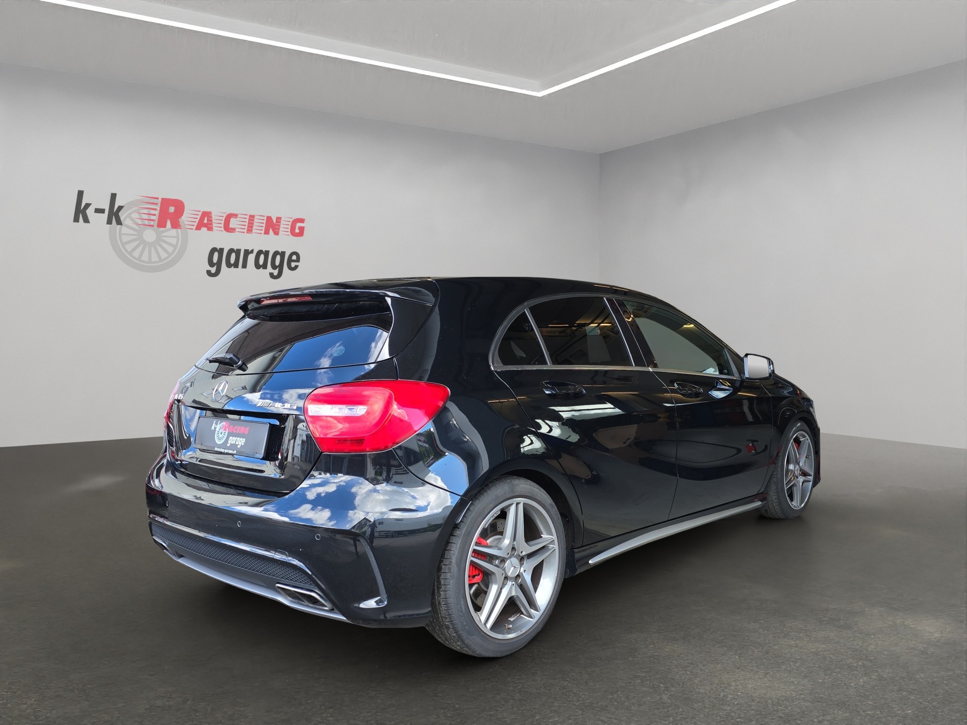 MERCEDES-BENZ A 45 AMG 4Matic Speedshift 7G-DCT-showroom-element-3
