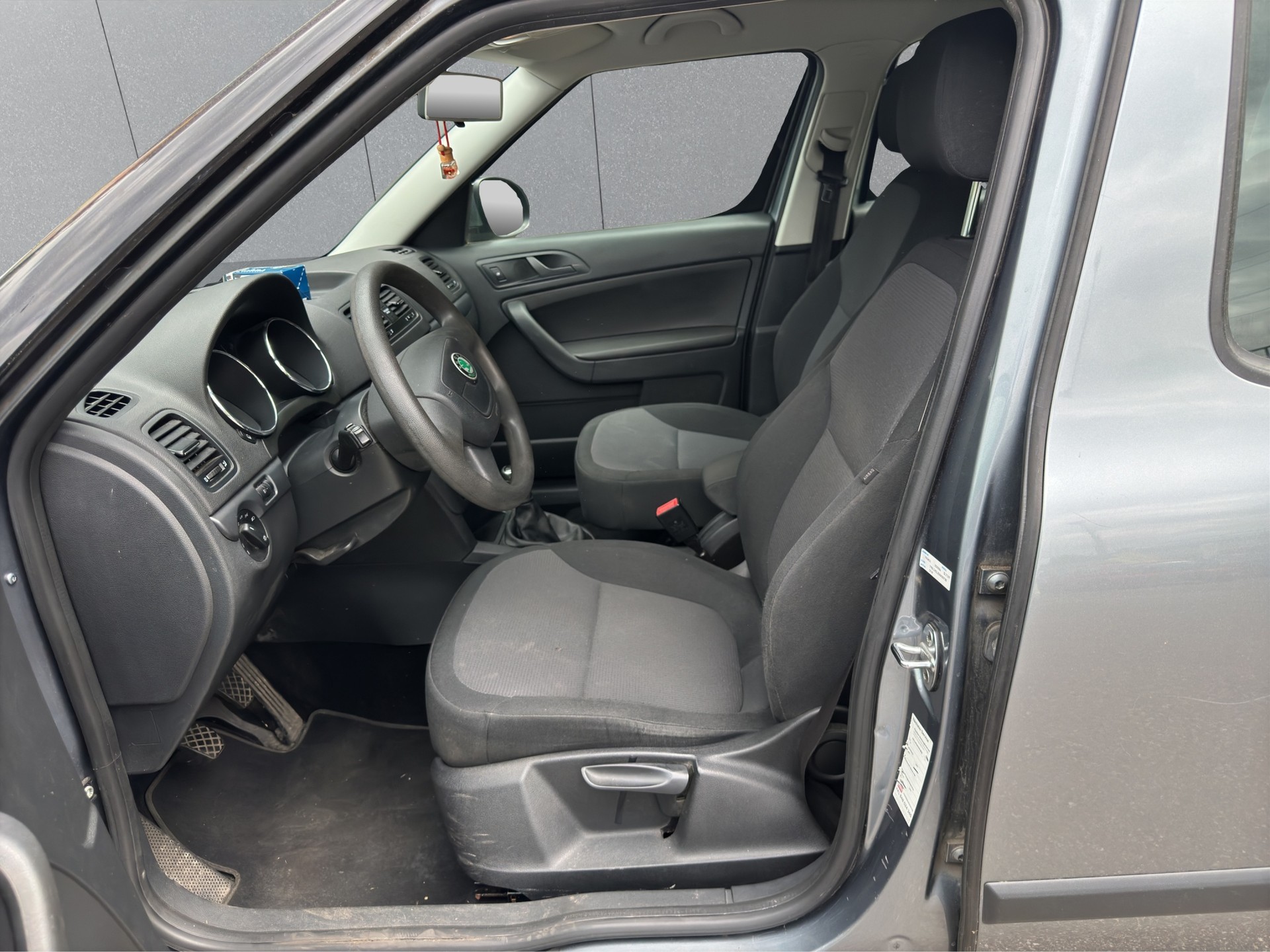 SKODA Yeti 2.0 TDI Active 4x4-image-7