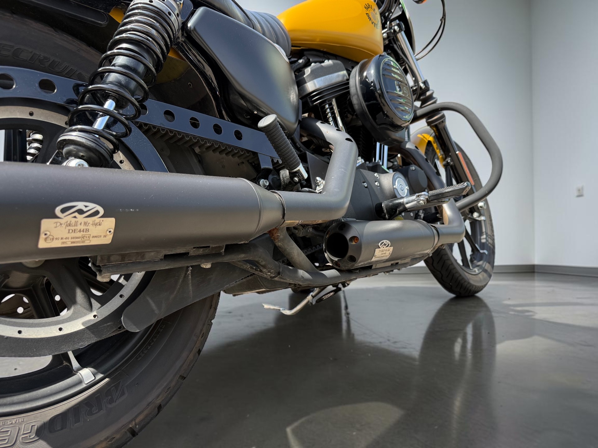 HARLEY-DAVIDSON XL 883 N Sportster Iron ABS-image-8