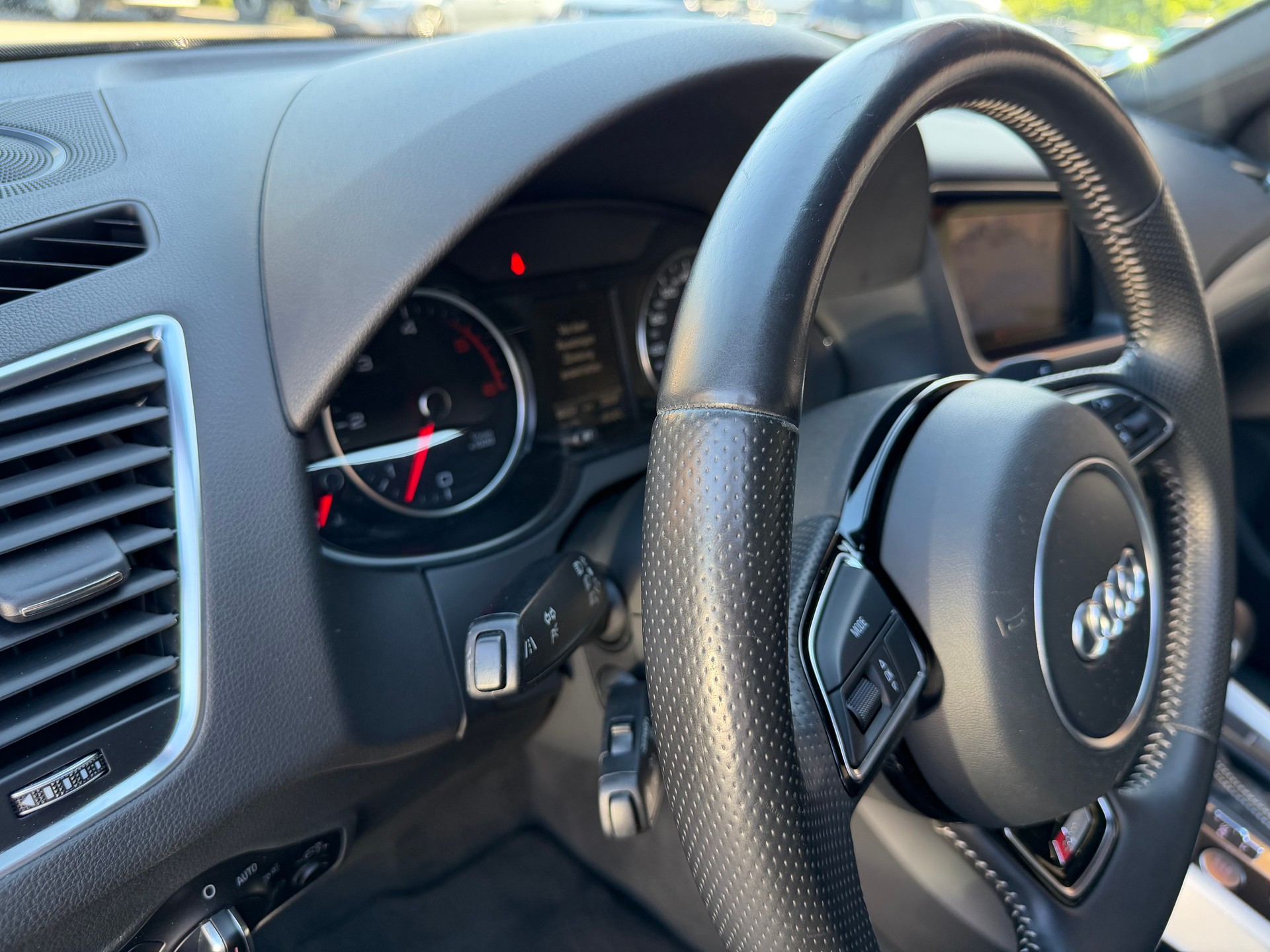 AUDI Q5 3.0 TDI clean quattro S-tronic-image-13