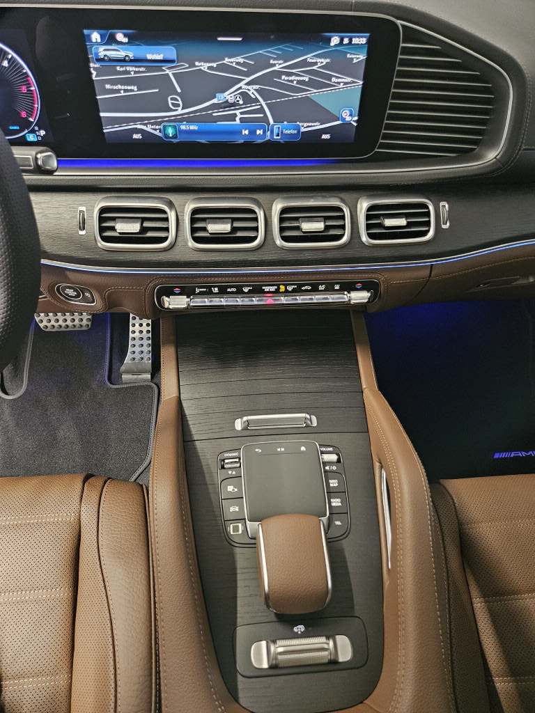 MERCEDES-BENZ GLS 450 d 4Matic AMG Line-image-10
