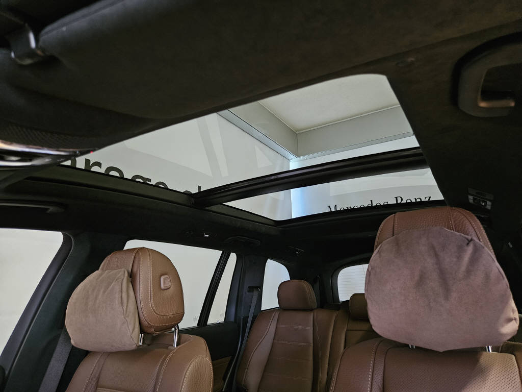 MERCEDES-BENZ GLS 450 d 4Matic AMG Line-image-4