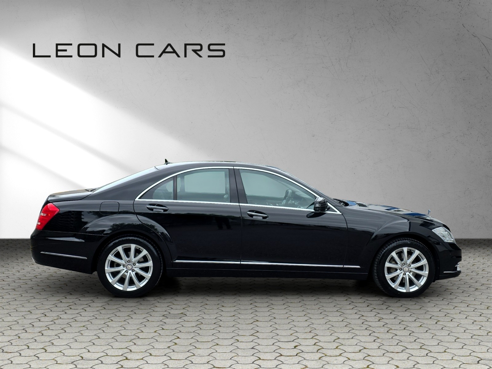 MERCEDES-BENZ S 350 BlueEfficiency SS 4Matic 7G-Tronic-showroom-element-3