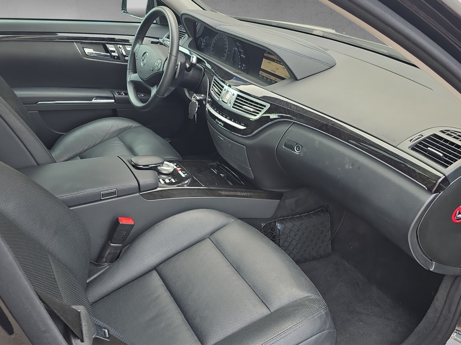 MERCEDES-BENZ S 350 BlueEfficiency SS 4Matic 7G-Tronic-showroom-element-1