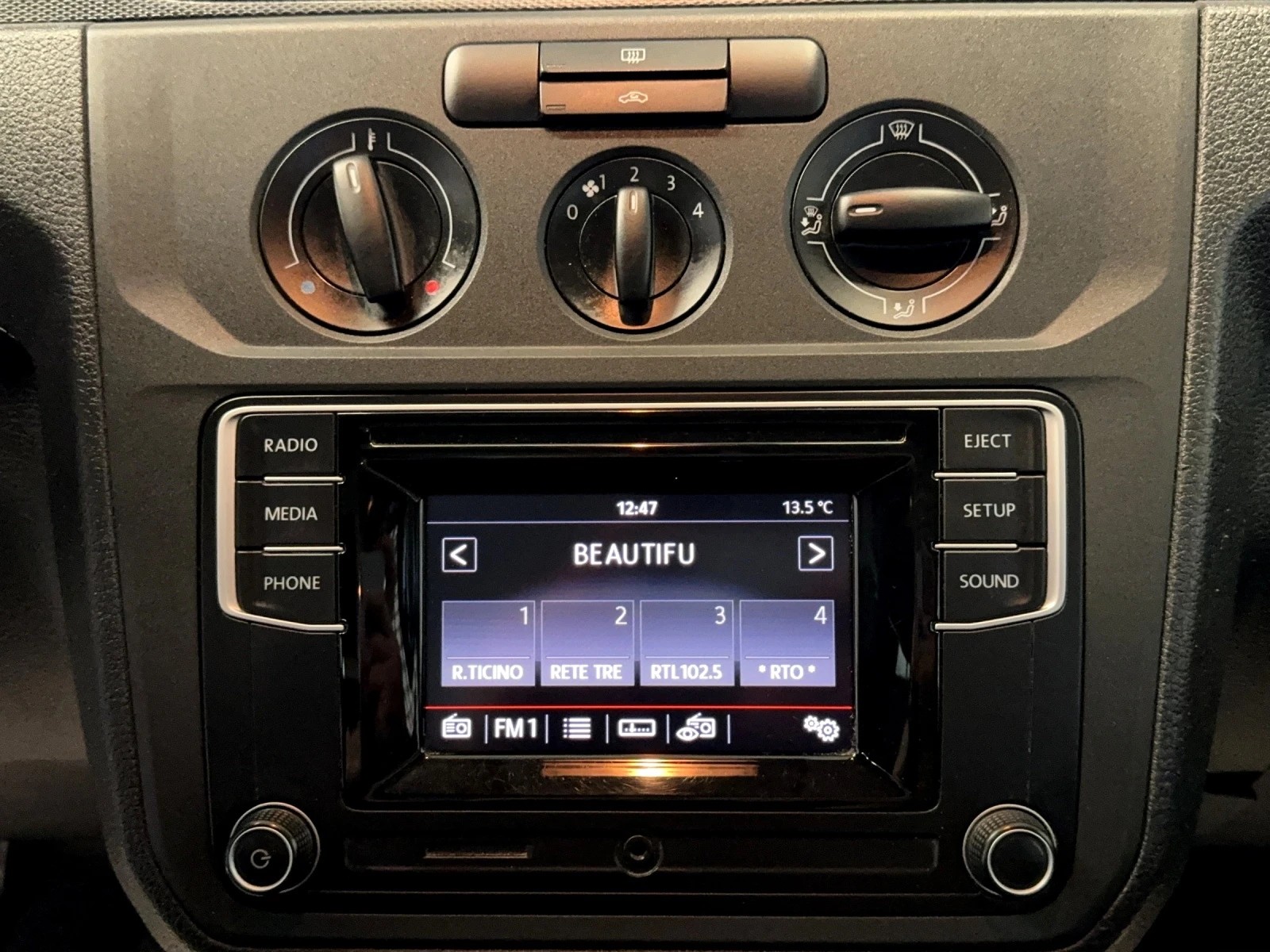 VW VW Caddy 2.0TDI 4Motion BlueMotion Technology-image-9