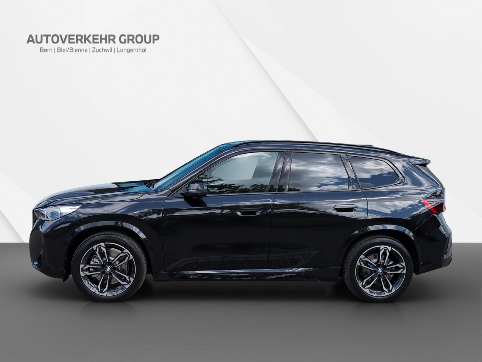 BMW iX1 xDrive 30 Ed. M Sport-showroom-element-2