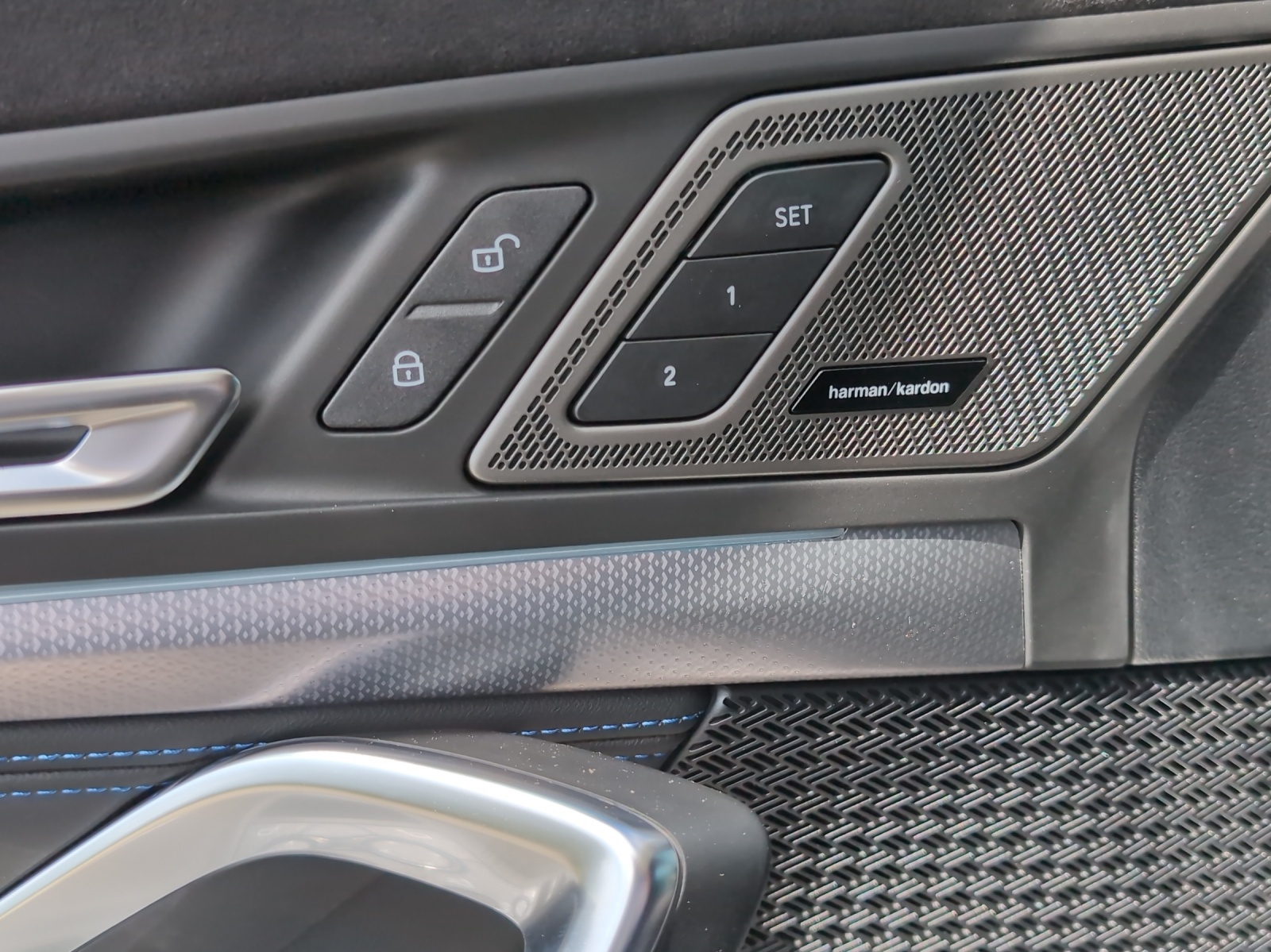 BMW iX1 xDrive 30 Ed. M Sport-image-18