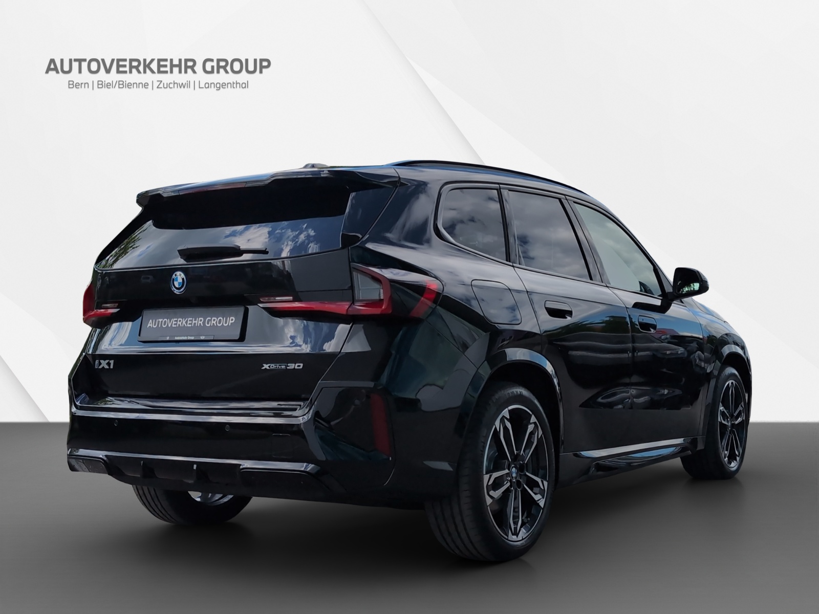 BMW iX1 xDrive 30 Ed. M Sport-image-5