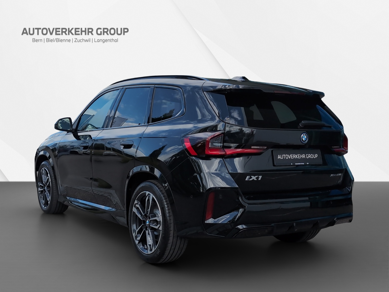 BMW iX1 xDrive 30 Ed. M Sport-showroom-element-3