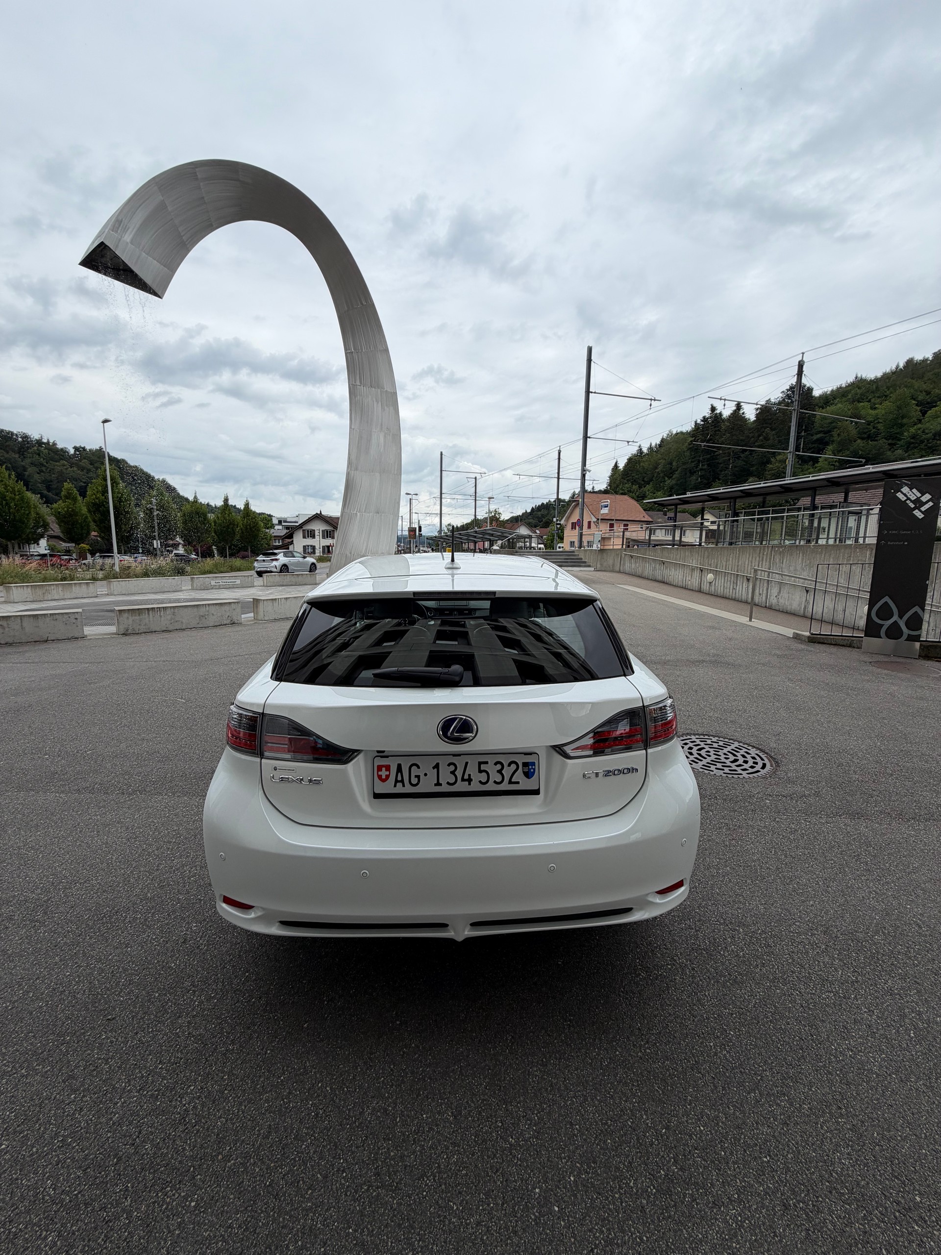 LEXUS CT 200h 1.8 Excellence CVT-image-3