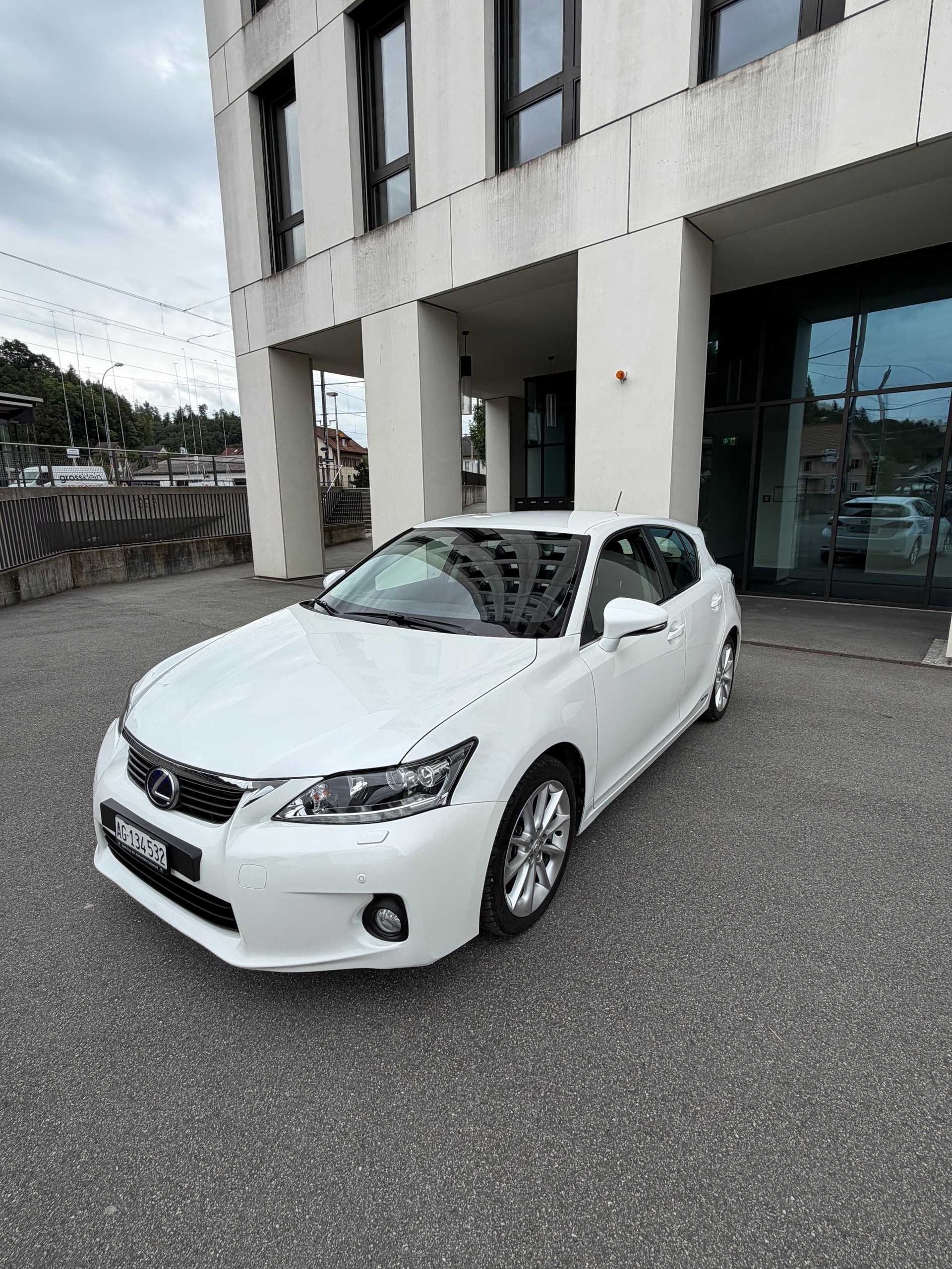 LEXUS CT 200h 1.8 Excellence CVT-image-1