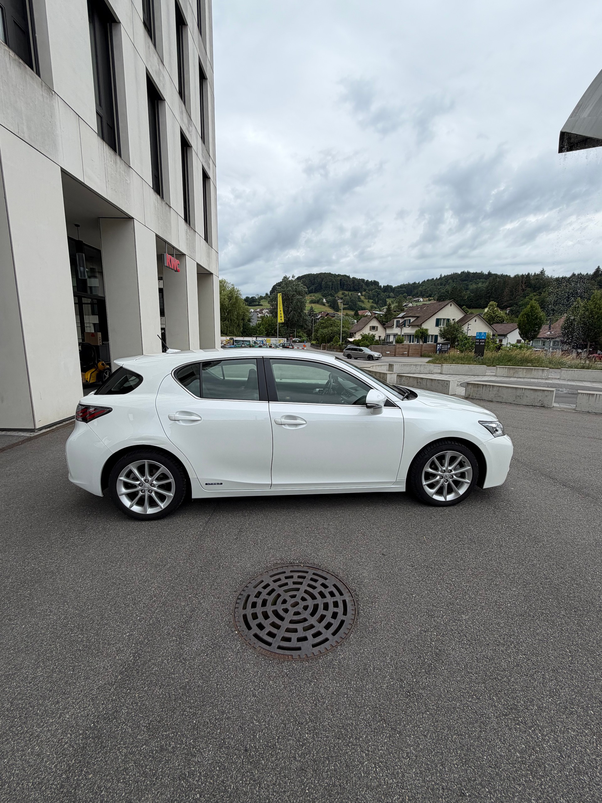 LEXUS CT 200h 1.8 Excellence CVT-image-4