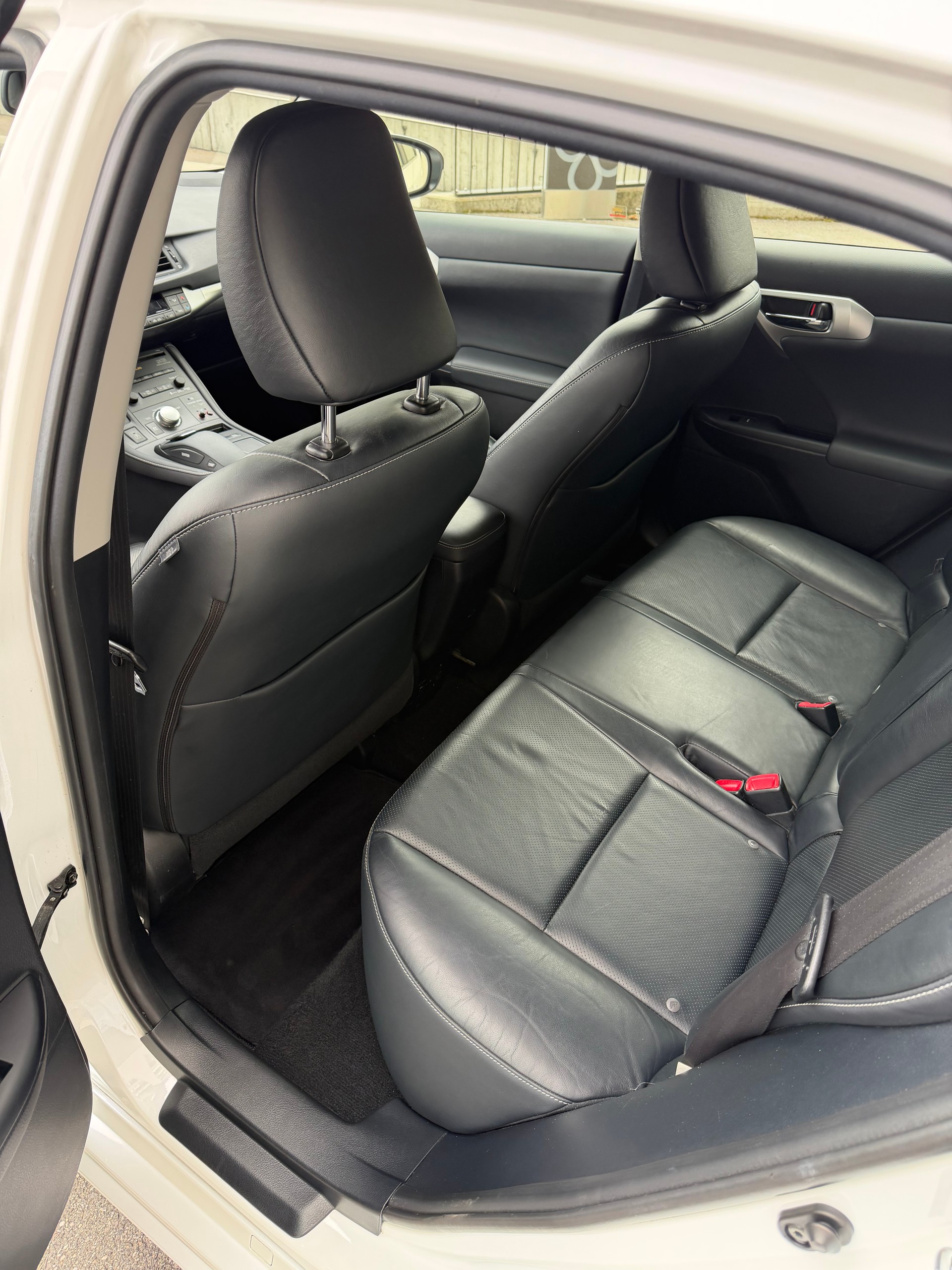 LEXUS CT 200h 1.8 Excellence CVT-image-6