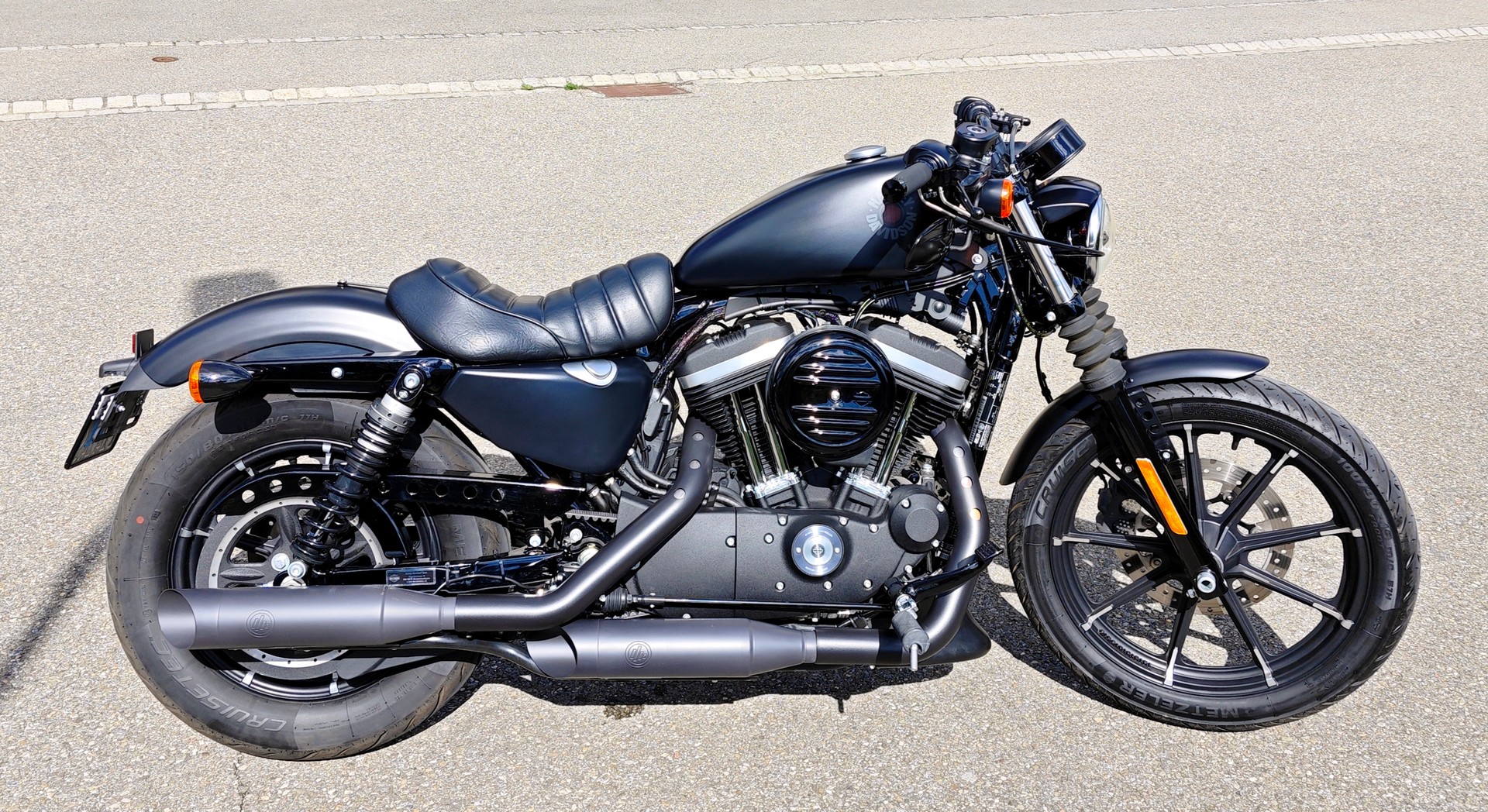 HARLEY-DAVIDSON XL 883 N Sportster Iron ABS-image-2