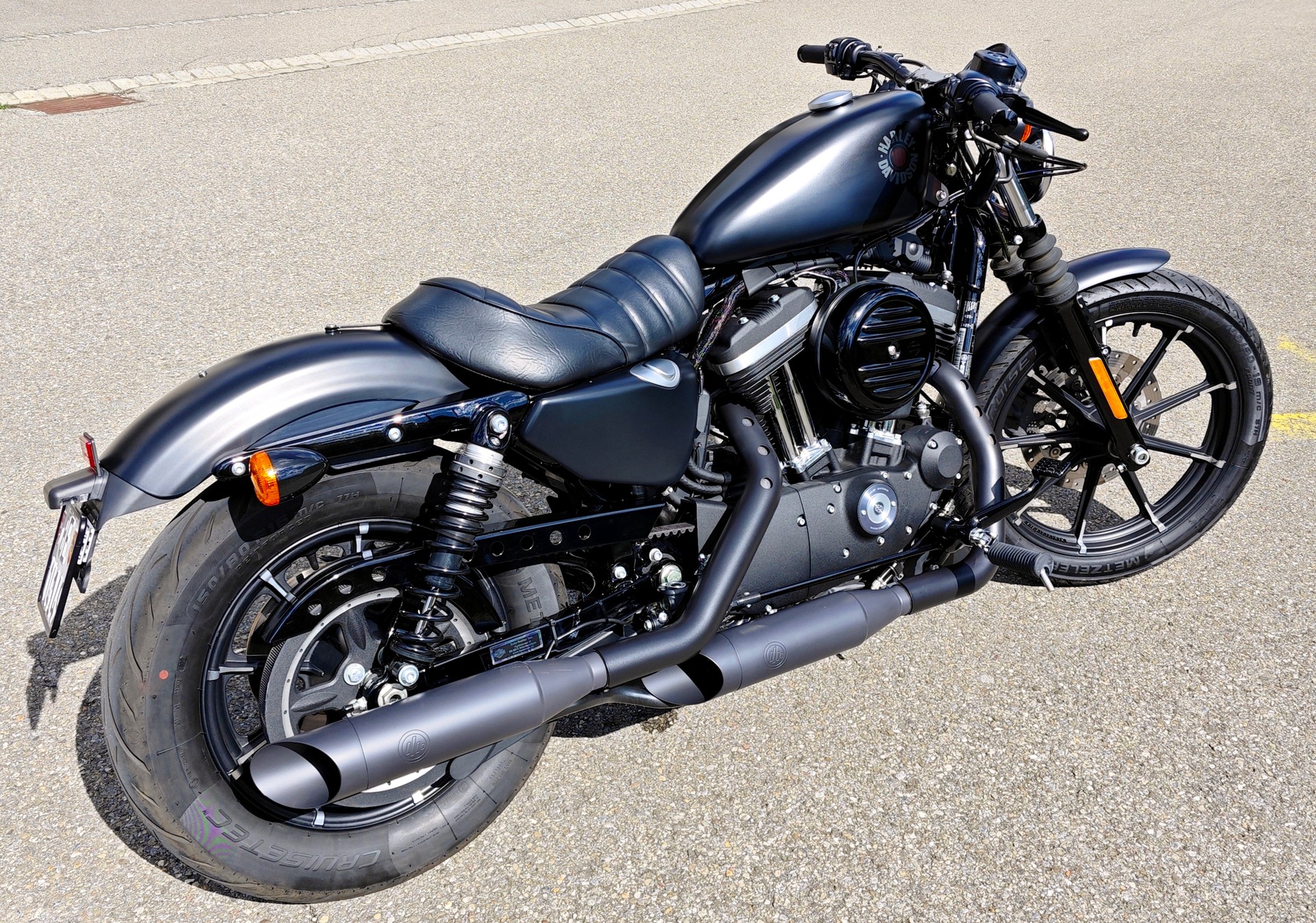 HARLEY-DAVIDSON XL 883 N Sportster Iron ABS-image-1