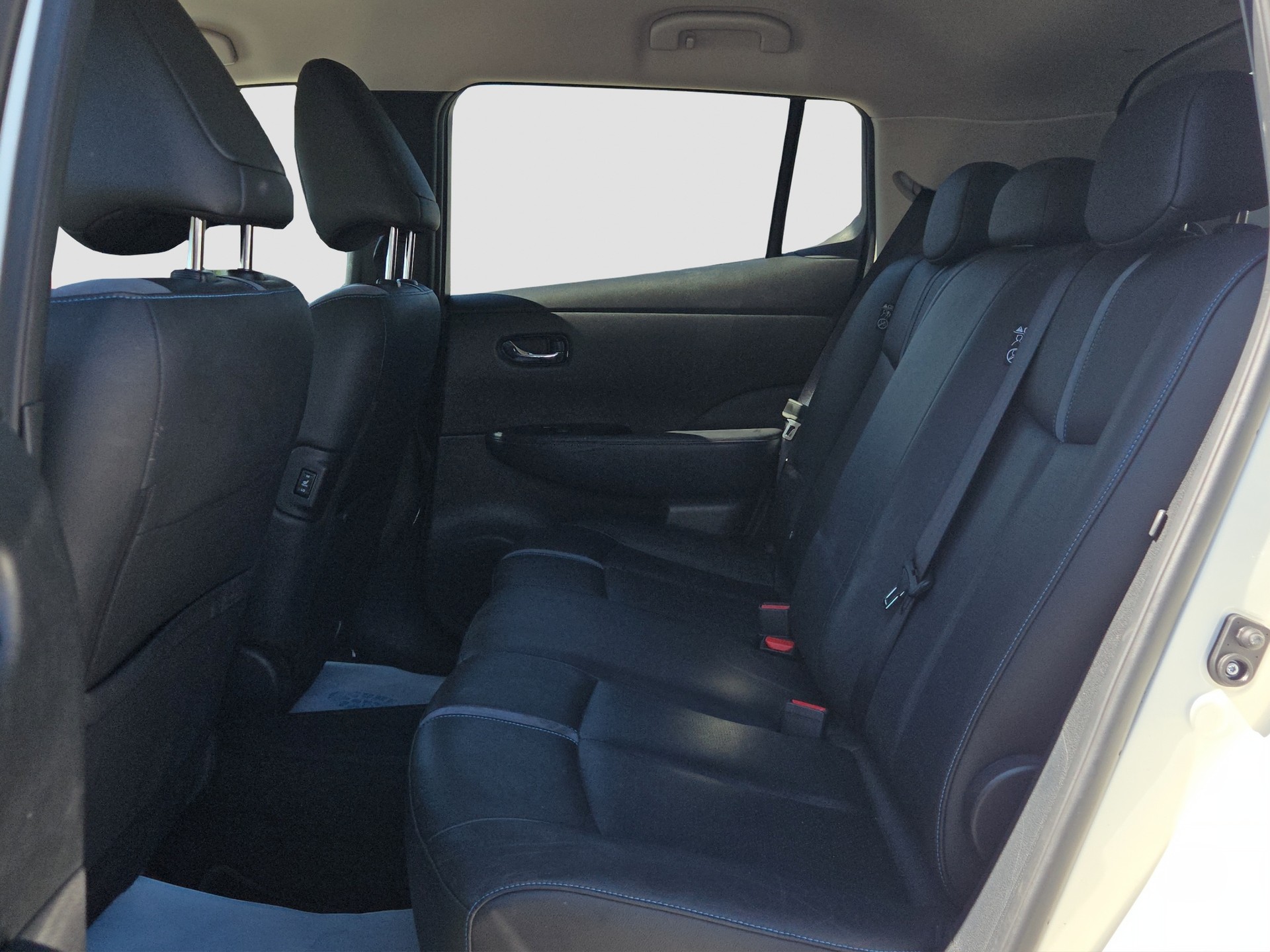 NISSAN Leaf 3. Zero (incl. battery)-showroom-element-2