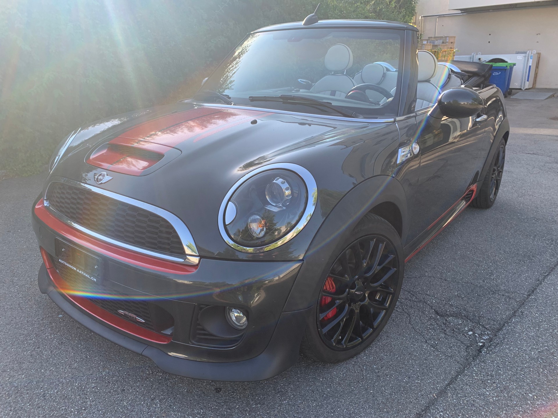 MINI Cooper John Cooper Works Cabriolet-showroom-element-1
