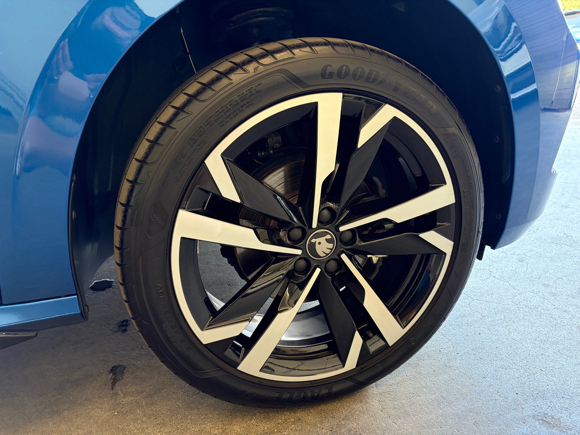 SKODA Kamiq 1.5 TSI DSG "Monte Carlo" - HERSTELLERGARANTIE BIS 2030!-showroom-element-3