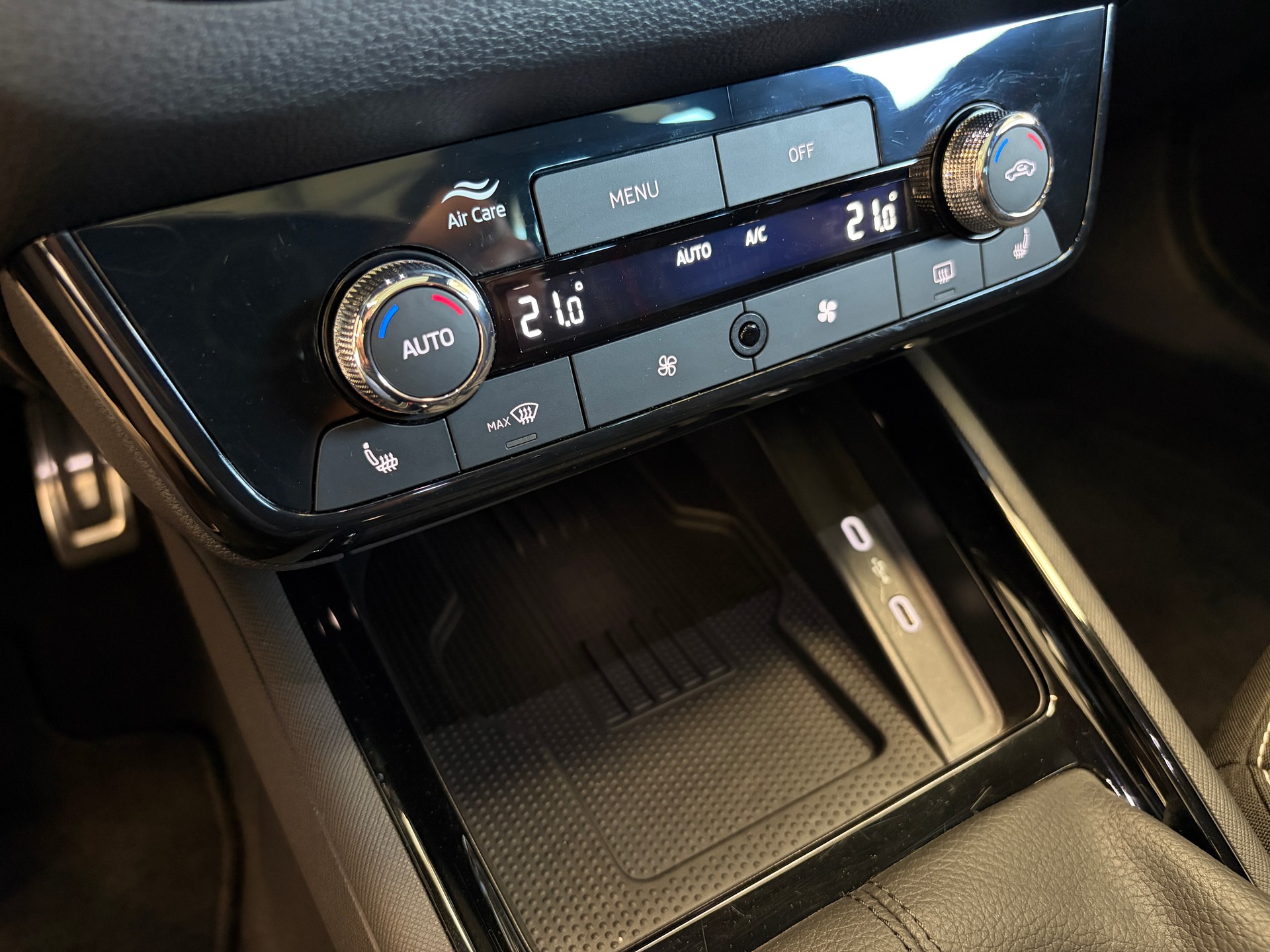 SKODA Kamiq 1.5 TSI DSG "Monte Carlo" - HERSTELLERGARANTIE BIS 2030!-image-18