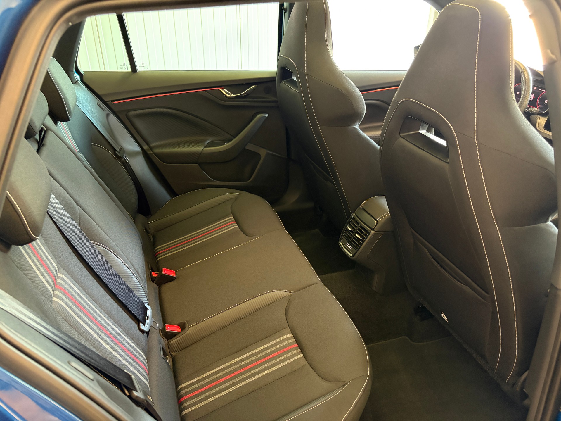 SKODA Kamiq 1.5 TSI DSG "Monte Carlo" - HERSTELLERGARANTIE BIS 2030!-image-6