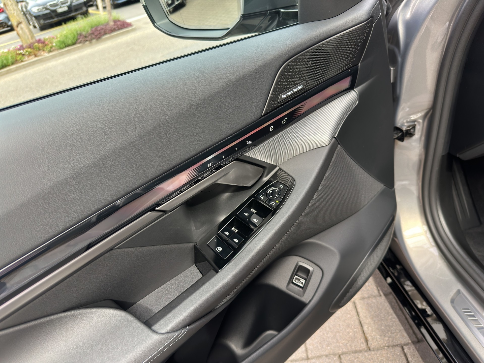 BMW i5 xDrive 40 Touring M Sport-image-10