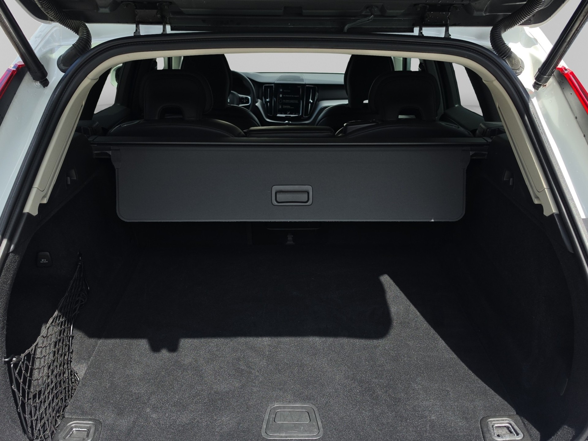 VOLVO XC60 2.0 B5 MH Inscription AWD-image-15
