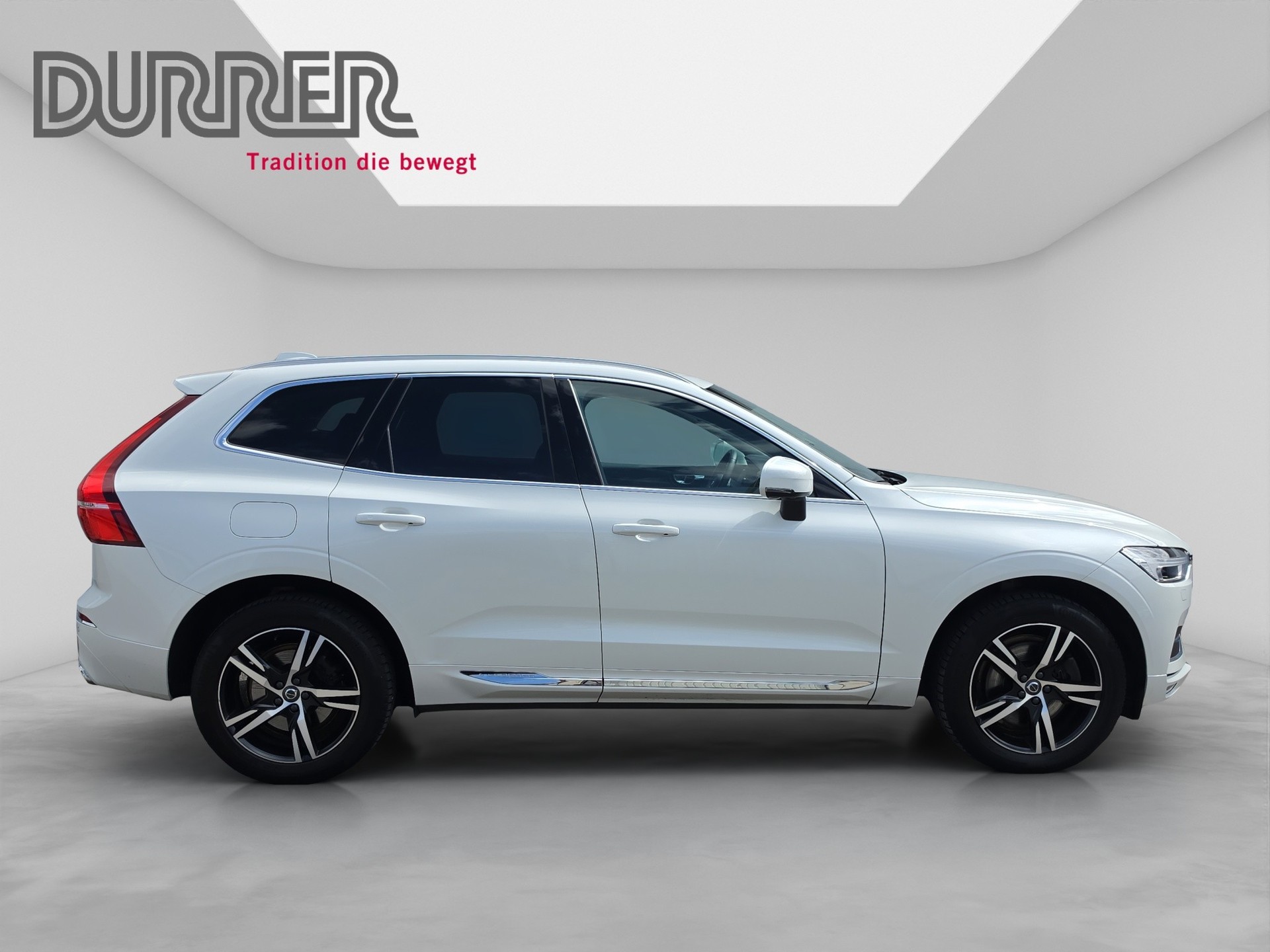 VOLVO XC60 2.0 B5 MH Inscription AWD-image-4