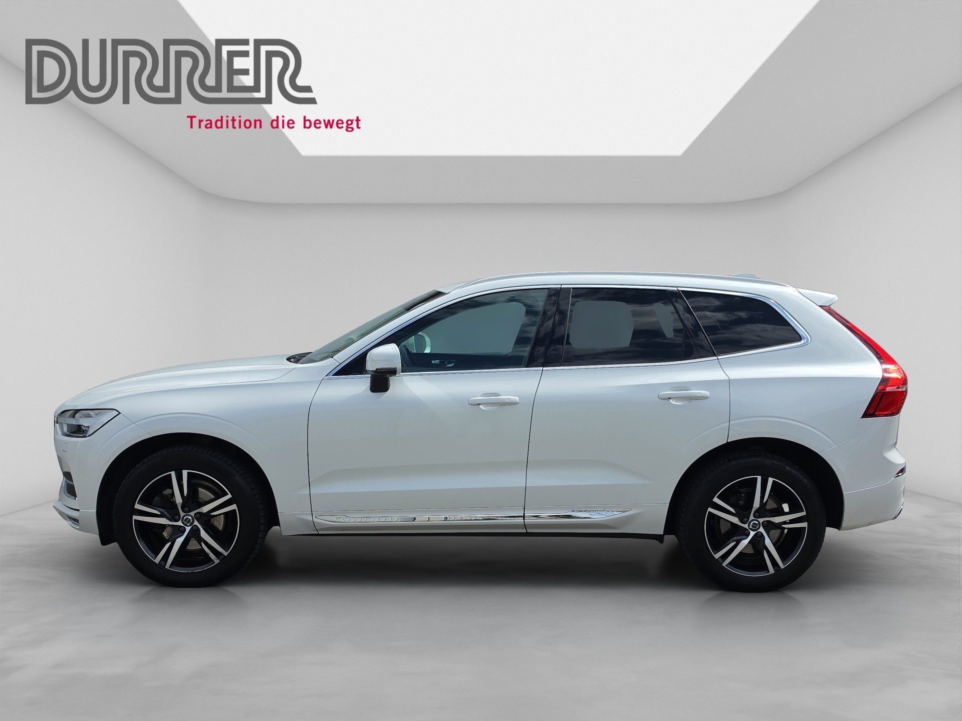 VOLVO XC60 2.0 B5 MH Inscription AWD-showroom-element-1