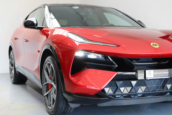 LOTUS Eletre 112kWh S-showroom-element-1