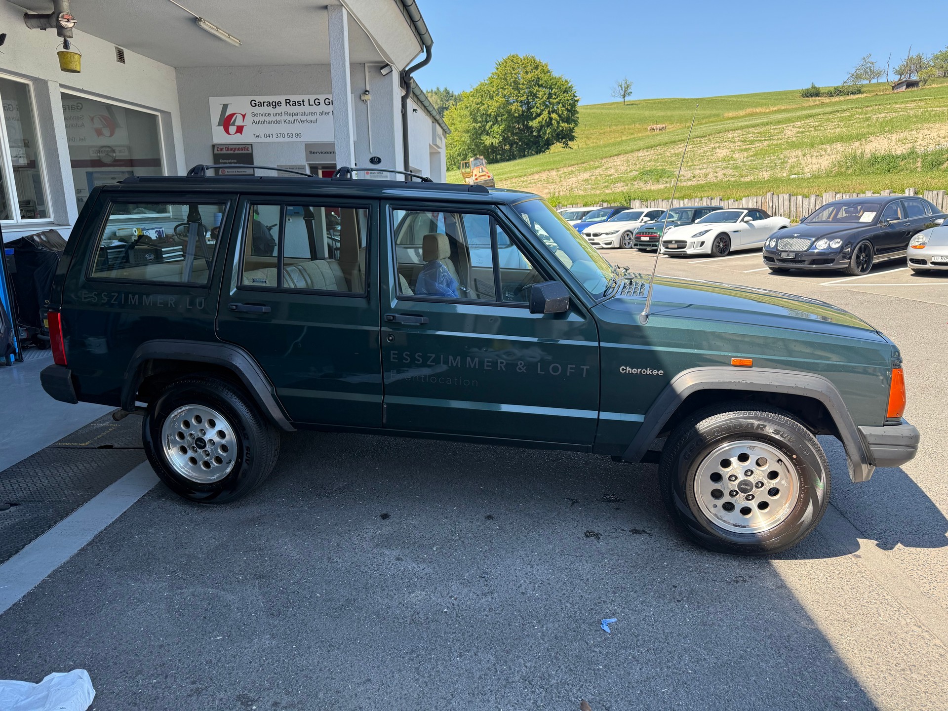 JEEP Cherokee 2.5 Jamboree-showroom-element-2